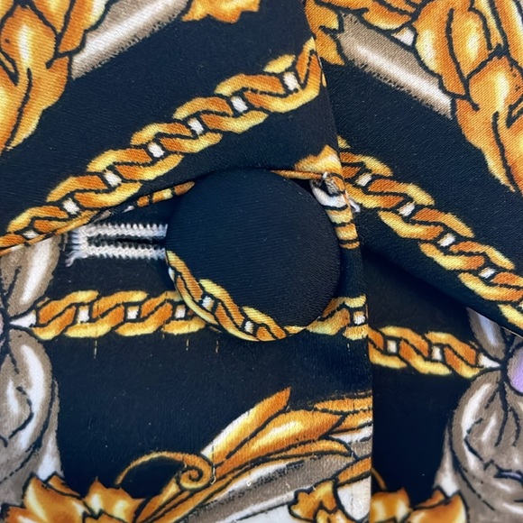 Chanel style blazer with all-over arabesque designs - Picture 5 of 8